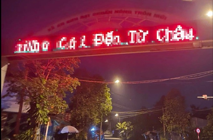 Bảng điện tử trên cổng chào xã nông thôn mới An Sơn