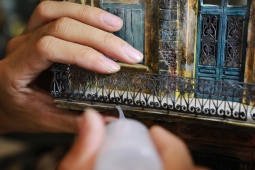 Tin tức trong ngày - Người đàn ông với biệt tài "thu nhỏ" những ngôi nhà Pháp cổ