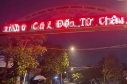 Tin tức trong ngày - Vì sao bảng điện tử LED ở nhiều tỉnh thành chạy dòng chữ nhạy cảm?