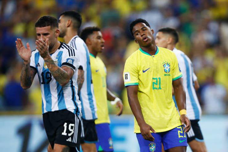 Argentina đánh bại Brazil ngay trên sân Maracana