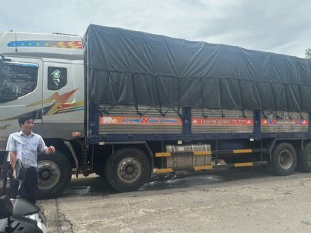 Tin tức trong ngày - Vụ xe 31 tấn làm cầu 3,5 tấn biến dạng ở Cà Mau: Xem xét trách nhiệm Phó trưởng công an huyện