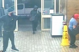 Các nước khuyến nghị gì về việc ngăn ngừa và xử lý khi cướp ngân hàng xảy ra?