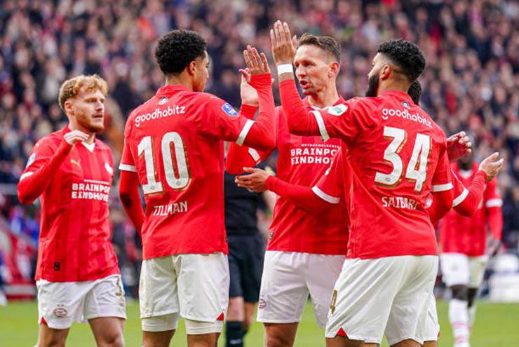 PSV đang toàn thắng ở châu Âu và thường xuyên thắng đối thủ với tỷ số 4-0