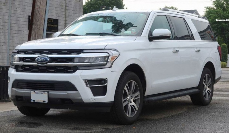 Chiếc SUV Ford Expedition Max. Ảnh: Topspeed.