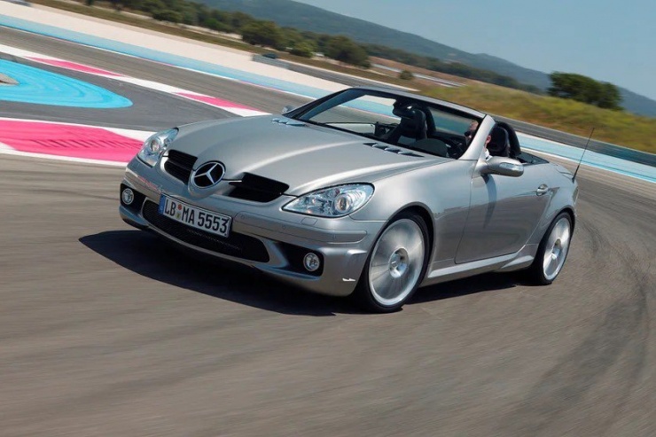 Xe thể thao Mercedes-Benz SLK 55 AMG. Ảnh: Carbuzz.