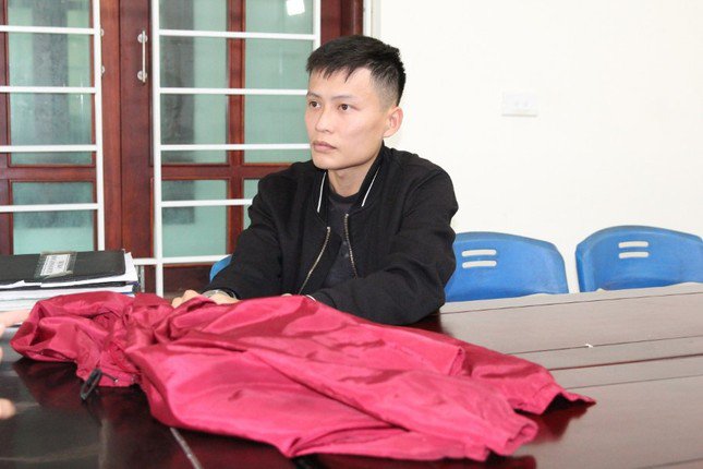 Nguyễn Tuấn Anh tại cơ quan công an.