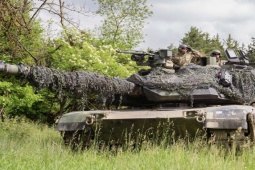 Thế giới - Xe tăng Abrams mà Mỹ chuyển cho Ukraine bao giờ xuất trận?