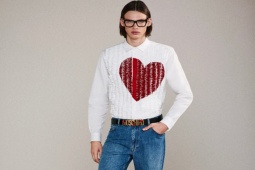 Đàn ông - Moschino 2024 lăng xê hình trái tim trong BST thời trang nam