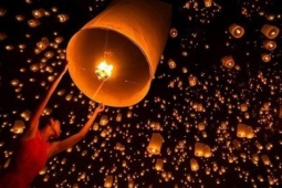 Du lịch - Bất ngờ hủy 160 chuyến bay để… thả đèn trời