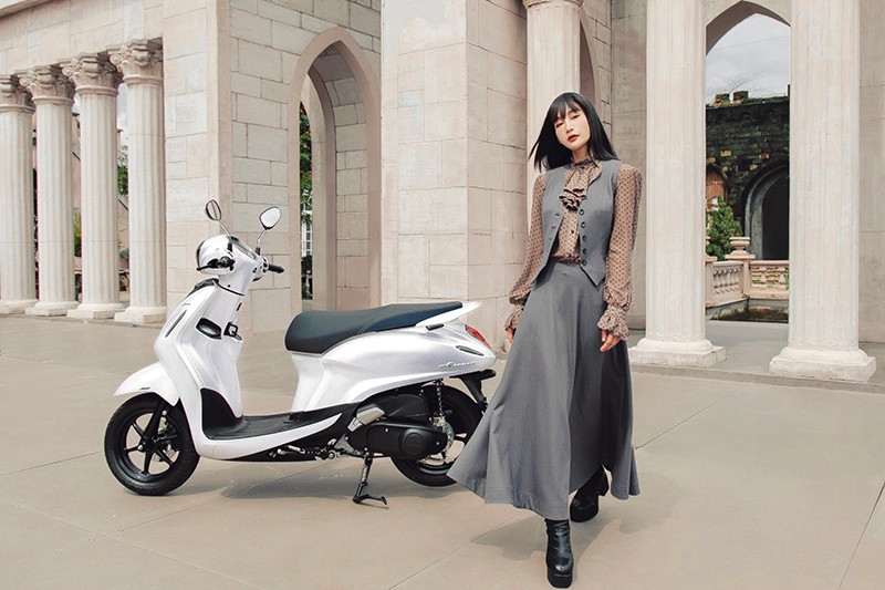 Phối đồ thêm phần thu hút cùng phụ kiện Yamaha Grande Hybrid