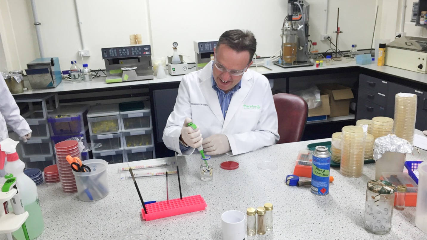 Tiến sĩ Grant Washington-Smith