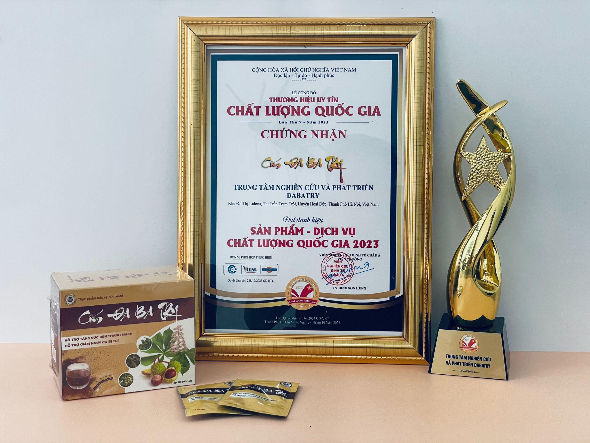 Bằng và Cúp chứng nhận cho sự phát triển không ngừng về chất lượng của DABATRY