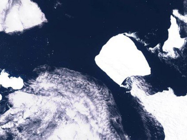 Thế giới - Tảng băng trôi lớn nhất thế giới bắt đầu "lang thang"