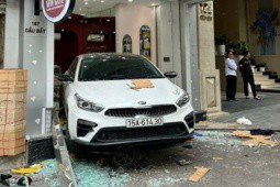 Vụ nữ tài xế lùi xe vào cửa hàng trang sức: Nhân viên bảo vệ đã tử vong