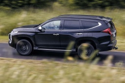 Tin tức ô tô - Giá xe Mitsubishi Pajero Sport tháng 11/2023, hỗ trợ 100% LPTB