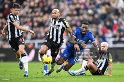 Video bóng đá Newcastle - Chelsea: Hàng thủ tồi tệ, sụp đổ 2 phút 2 bàn (Ngoại hạng Anh)