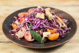 Cách làm salad ức gà rau củ vừa ngon vừa giảm cân hiệu quả