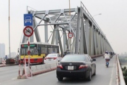 Tin tức trong ngày - Cấm phương tiện qua cầu Chương Dương một tháng để sửa chữa hạ tầng