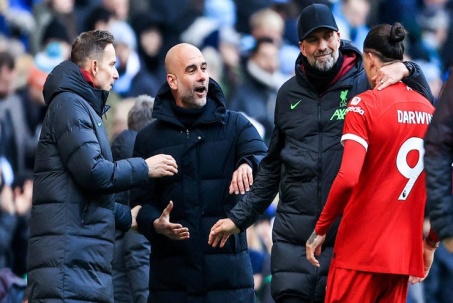 Đại chiến Man City - Liverpool: Nunez đòi tẩn HLV Guardiola, Klopp phải can ngăn