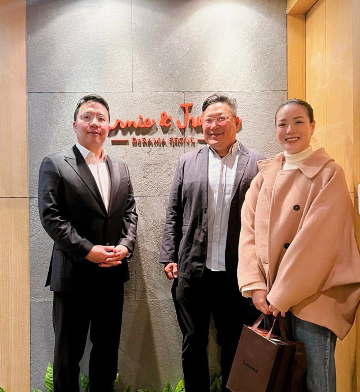 CEO BON Spa – Mrs. Trang Phương cùng Mr. Park Jung Jae – Chủ đầu tư BON Spa Thảo Điền tham quan và học hỏi quy trình chăm sóc tại Viện chăm sóc sau sinh hàng đầu Hàn Quốc - địa điểm uy tín được nhiều người nổi tiếng Hàn Quốc tin chọn