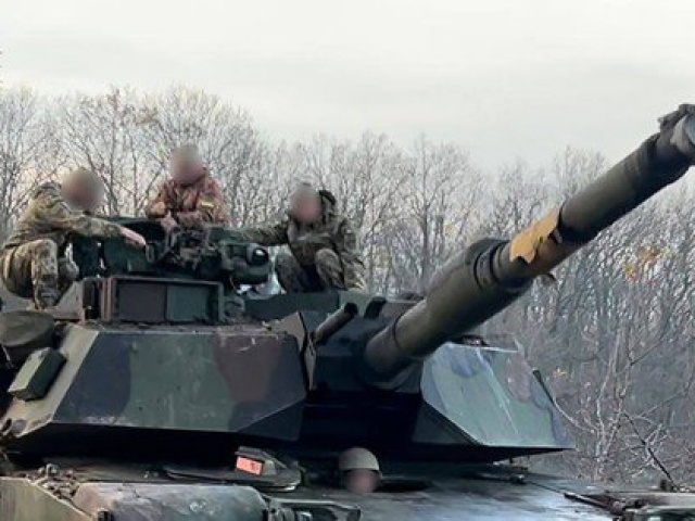 Thế giới - Xe tăng M1A1 Abrams lừng danh của Mỹ xuất hiện gần Kupyansk