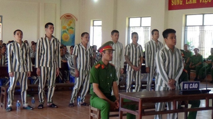 Phạm nhân Phạm Đức Tin tại phiên tòa sơ thẩm xét xử ở Trại giam Z30D. Ảnh: VKSND Bình Thuận