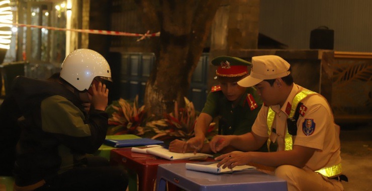 Trong hơn 1.500 trường hợp vi phạm thì có 139 xe khách, 311 xe tải 330 ô tô, 37 xe container; 693 mô tô. Ảnh: VT