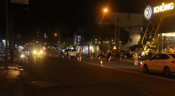 Theo lãnh đạo Phòng CSGT Công an tỉnh Lâm Đồng, đợt ra quân lần này mang lại hiệu quả rất tích cực khi tất cả các trường hợp phát hiện vi phạm đều bị xử lý. Ảnh: VT