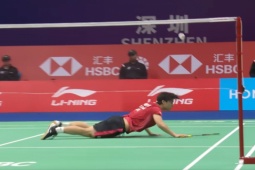 Thể thao - "Người nhện" vô địch cầu lông với tuyệt chiêu "ngã người" cứu cầu