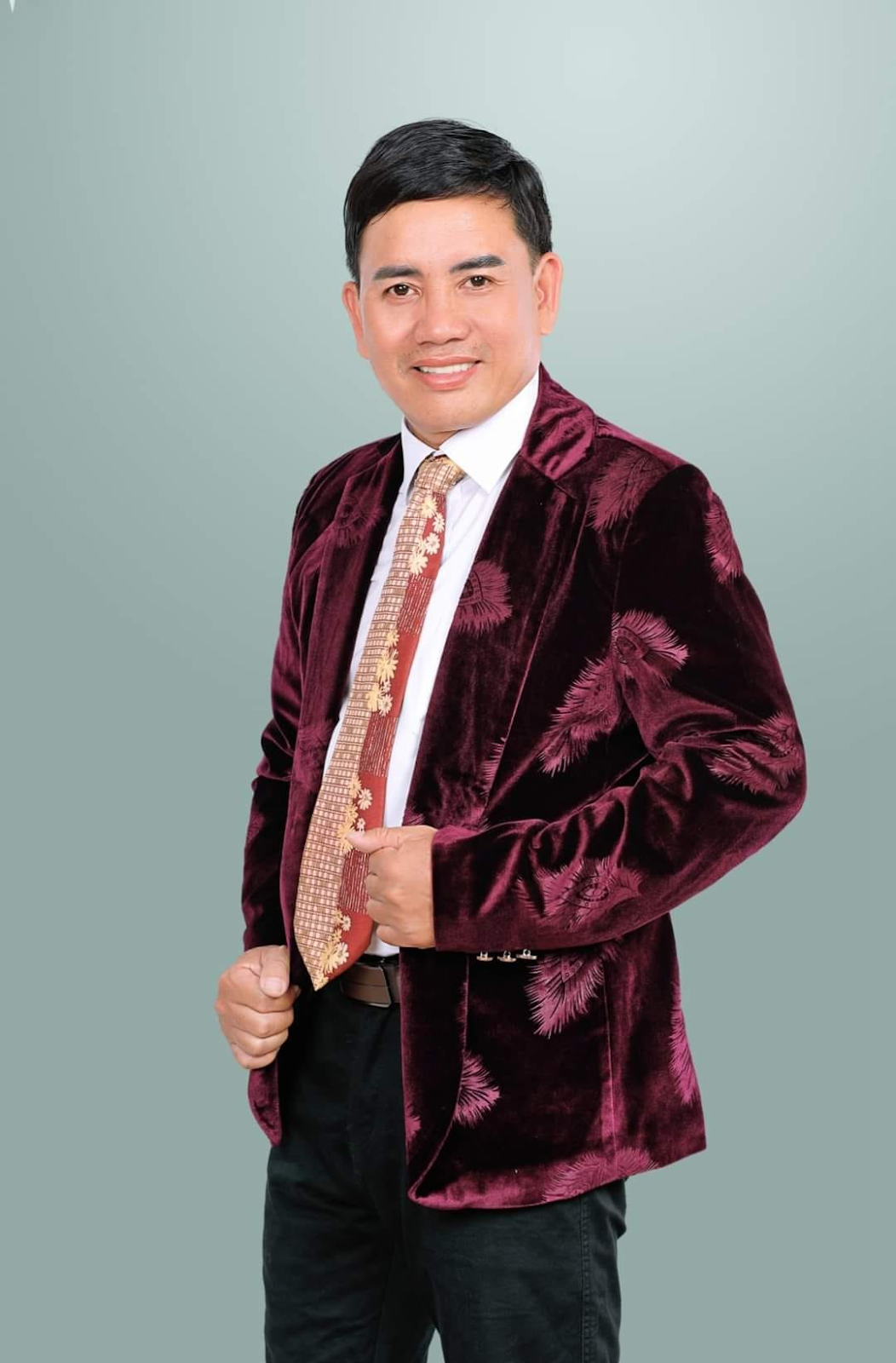 Nhạc sĩ Phan Hùng sáng tác ca khúc “Người anh yêu chính là vợ anh” dành tặng vợ nhân dịp sinh nhật - 4