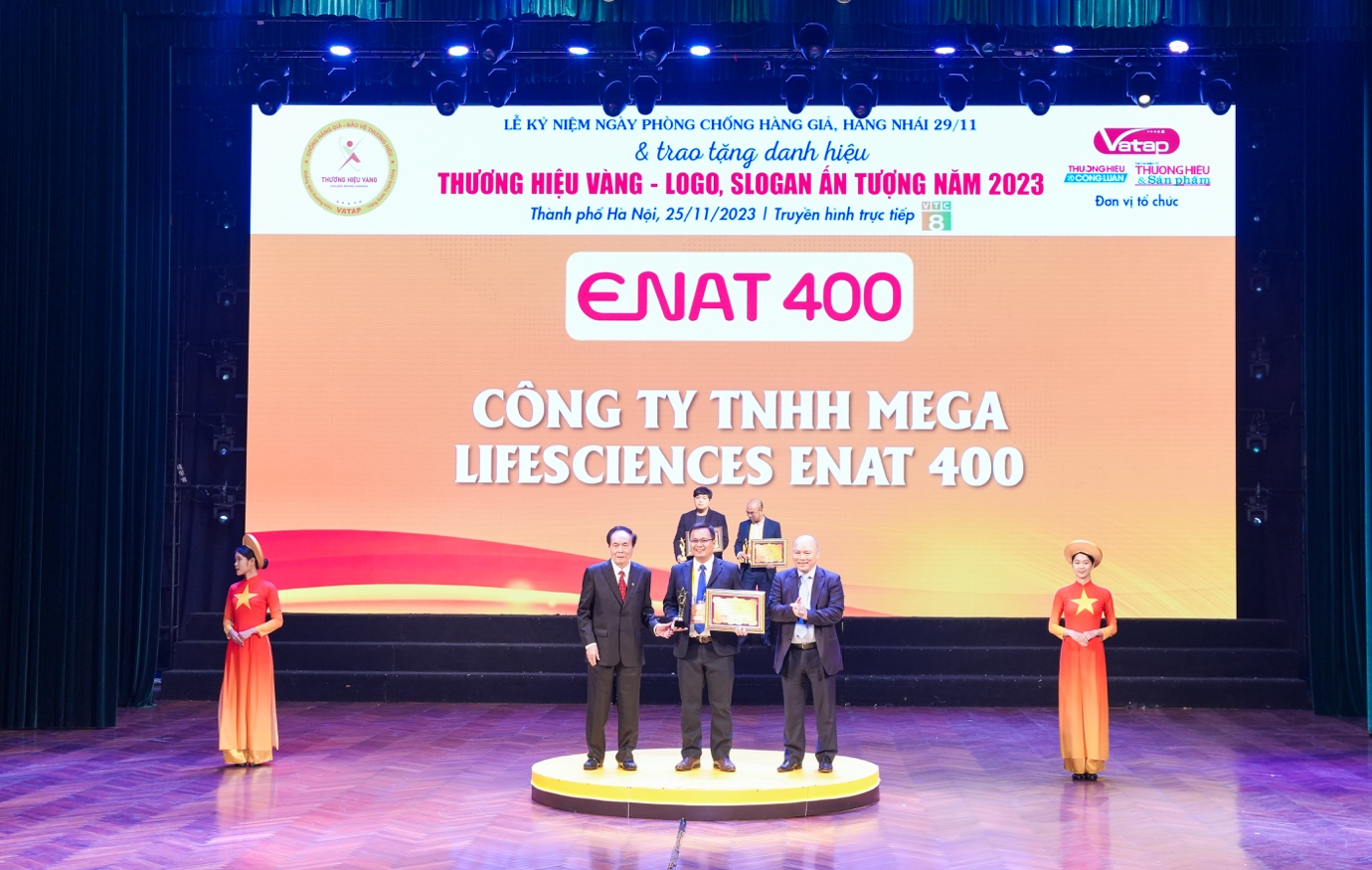Đại diện ENAT 400 nhận danh hiệu “Thương hiệu vàng năm 2023”