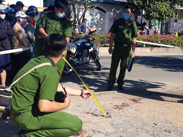 Pháp luật - Nhóm thanh niên đánh chết người ngồi chơi bên huyện lộ