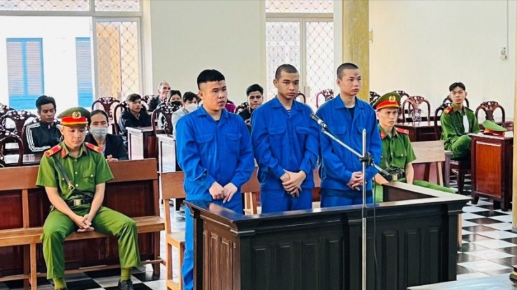 Các bị cáo tại toà. Ảnh: HD