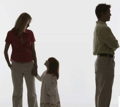 Khi nói đến một gia đình tan vỡ, hầu như mọi người đều dành cho những đứa trẻ những cái nhìn cảm thông và thương cảm. Ảnh minh họa: Internet