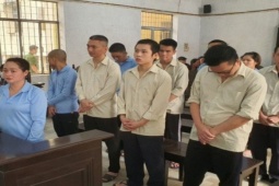 Pháp luật - Phạt tù 10 bị cáo mua bán thiếu nữ phục vụ quán karaoke