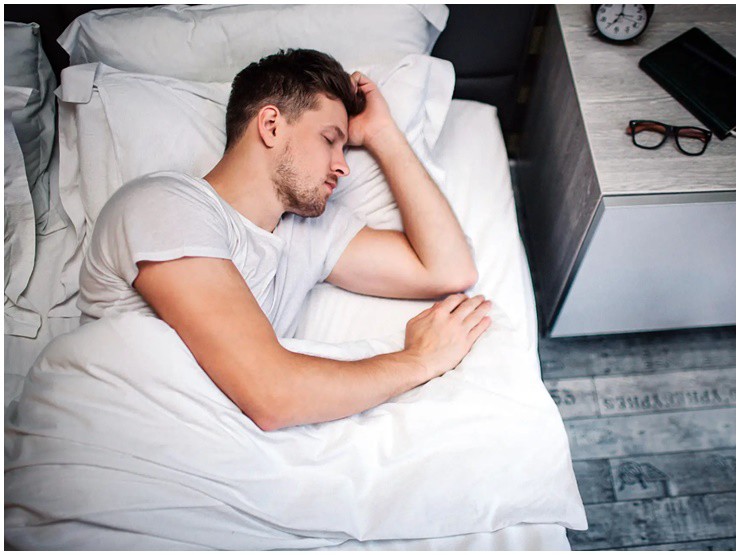 Đàn ông cần duy trì những thói quen lành mạnh để có giấc ngủ sâu hơn.