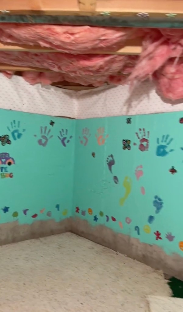 Một số bình luận cho rằng người tạo video nên gọi cảnh sát.