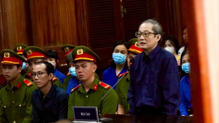 Bị cáo Nguyễn Minh Quân - cựu giám đốc BV Thủ Đức. Ảnh: TRẦN LINH