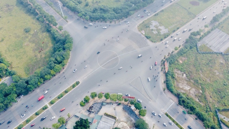 Nút giao không đèn đỏ đầu tiên ở Thủ đô hoạt động ra sao sau 1 năm thí điểm? - 2