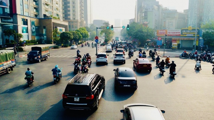 Nút giao không đèn đỏ đầu tiên ở Thủ đô hoạt động ra sao sau 1 năm thí điểm? - 13