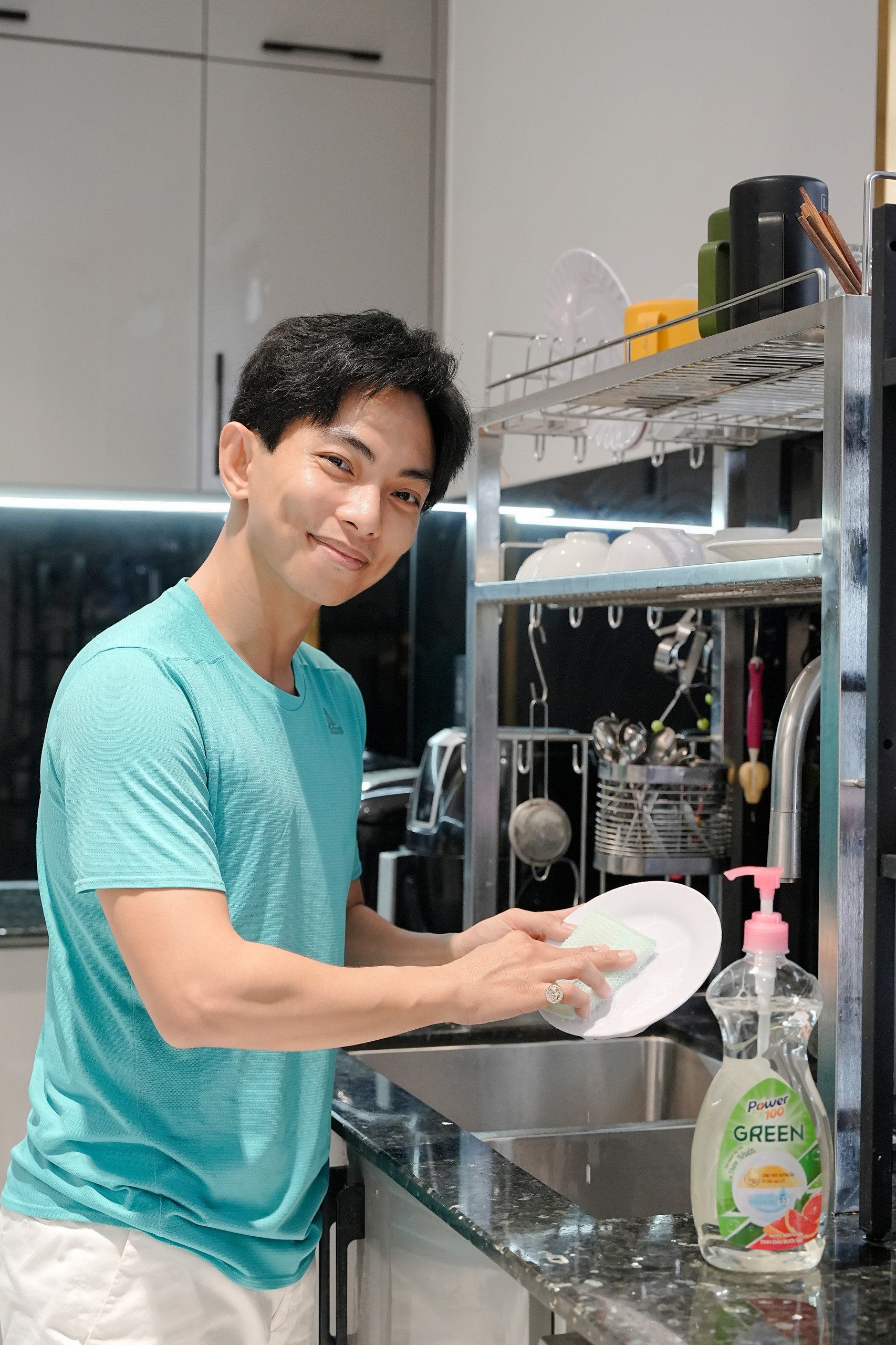 "Trai đảm nhà tui kiểu"- trào lưu flex chồng gọi tên các sao nam showbiz - 3