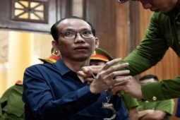 Tin tức trong ngày - Vụ cựu giám đốc BV Thủ Đức: 'Đang làm ở tiệm rửa xe thì được thuê quản lý 4 công ty'