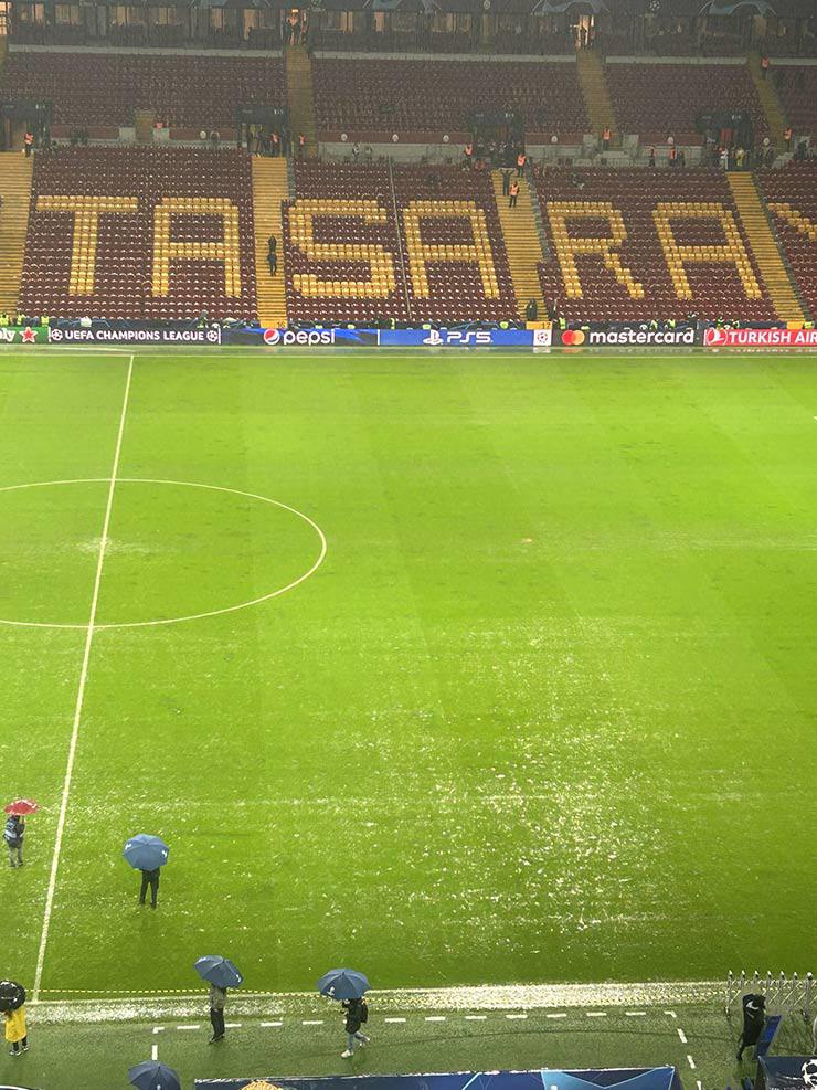Trực tiếp bóng đá Galatasaray - MU: Fernandes dứt điểm trúng cột dọc (Champions League) (Hết giờ) - 2