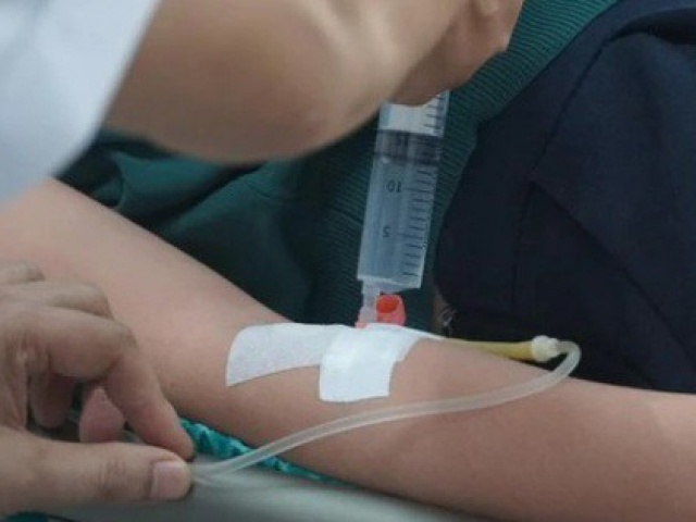 Sức khỏe đời sống - 2 người bị sốc phản vệ độ 3 sau khi uống kháng sinh, ăn phở sáng