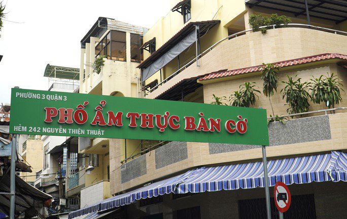 Bà Phạm Thị Thúy Hằng, Phó Chủ tịch UBND quận 3, cho biết hiện quận cũng đang xây dựng kế hoạch phát triển khu phố ẩm thực ở đường Nguyễn Thiện Thuật. “Hiện vẫn chưa có kế hoạch chính thức. Khi nào có kế hoạch chính thức, chúng tôi sẽ thông tin chi tiết về việc làm khu phố ẩm thực đường Nguyễn Thiện Thuật cho bà con được biết” - bà Hằng nói thêm.•