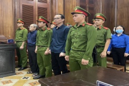 Tin tức trong ngày - Diễn biến bất ngờ sau khi cựu giám đốc Bệnh viện TP Thủ Đức được gặp mẹ