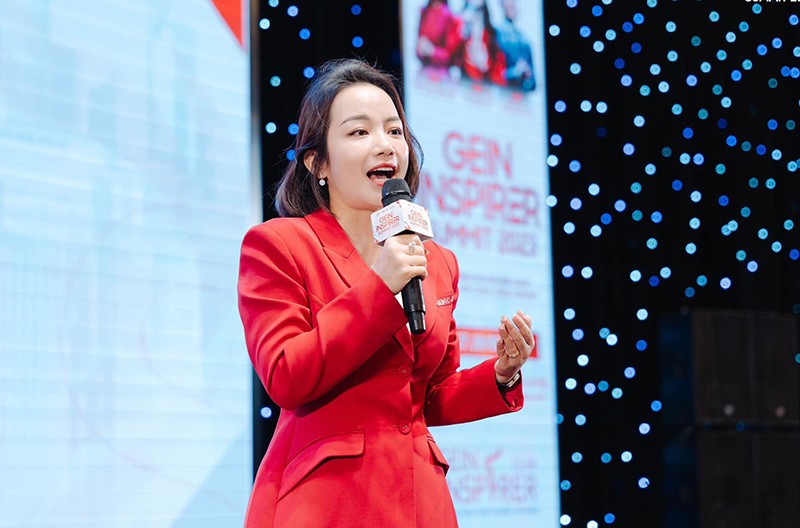 Chị Lê Lam Giang chia sẻ tại các hội thảo về phát triển bản thân