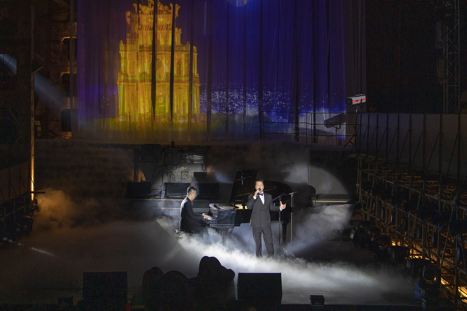 Không gian đêm bế mạc Lễ hội Thiết kế Sáng tạo Hà Nội 2023