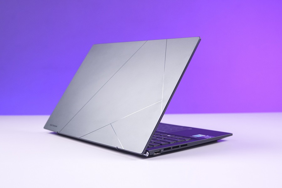 Asus Zenbook 14 OLED (Q409ZA).