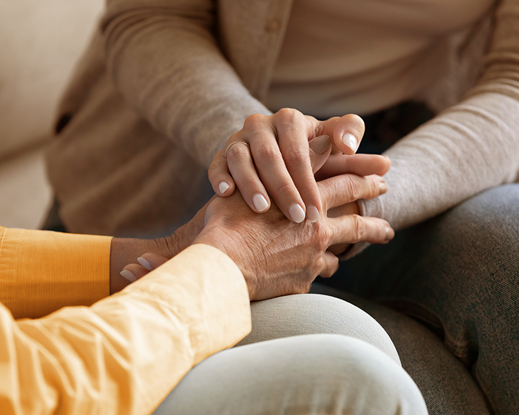 Không thể bên cạnh và trò chuyện với bố mẹ hàng ngày là những điều khiến tôi mãi chưa an tâm khi đi làm xa nhà.